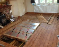 under floor lounge started to insulate